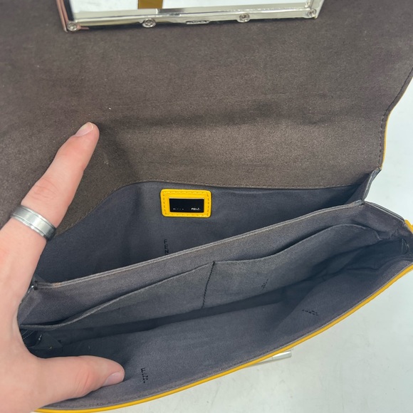 💛SOLD💛Fendi Pochette - Picture 8 of 12